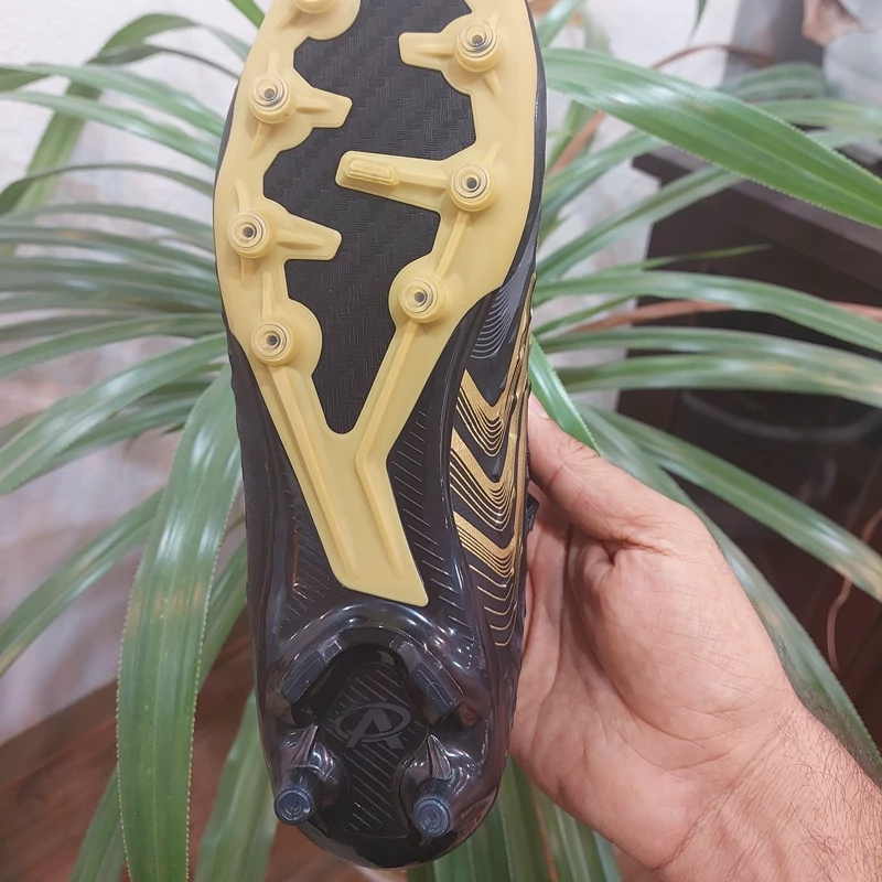 کفش فوتبال چمن طبیعی و مصنوعی وارداتی پرواکشن