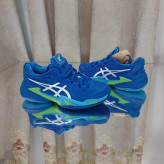 کفش تنیس خاکی اسیکس Asics tennis Court FF3 Novak CLAY- رنگ آبی فسفری سفید کیفیت اورجینال سفارش اسیا نواک جوکوویچ