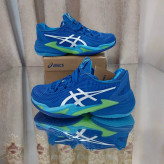 کفش تنیس خاکی اسیکس Asics tennis Court FF3 Novak CLAY- رنگ آبی فسفری سفید کیفیت اورجینال سفارش اسیا نواک جوکوویچ
