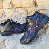 کتونی و کفش والیبال هندبال بسکتبال اسیکس ژل هوپ وی 14 در حد اورجینال ویتنامAsics gel hoop V14 رنگ مشکی بنفش