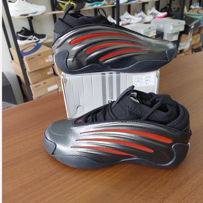 کفش بسکتبال آدیداس هاردن ولوم 9 Adidas Harden volume 9 مستر کوالیتی ویتنام رنگ مشکی قرمز