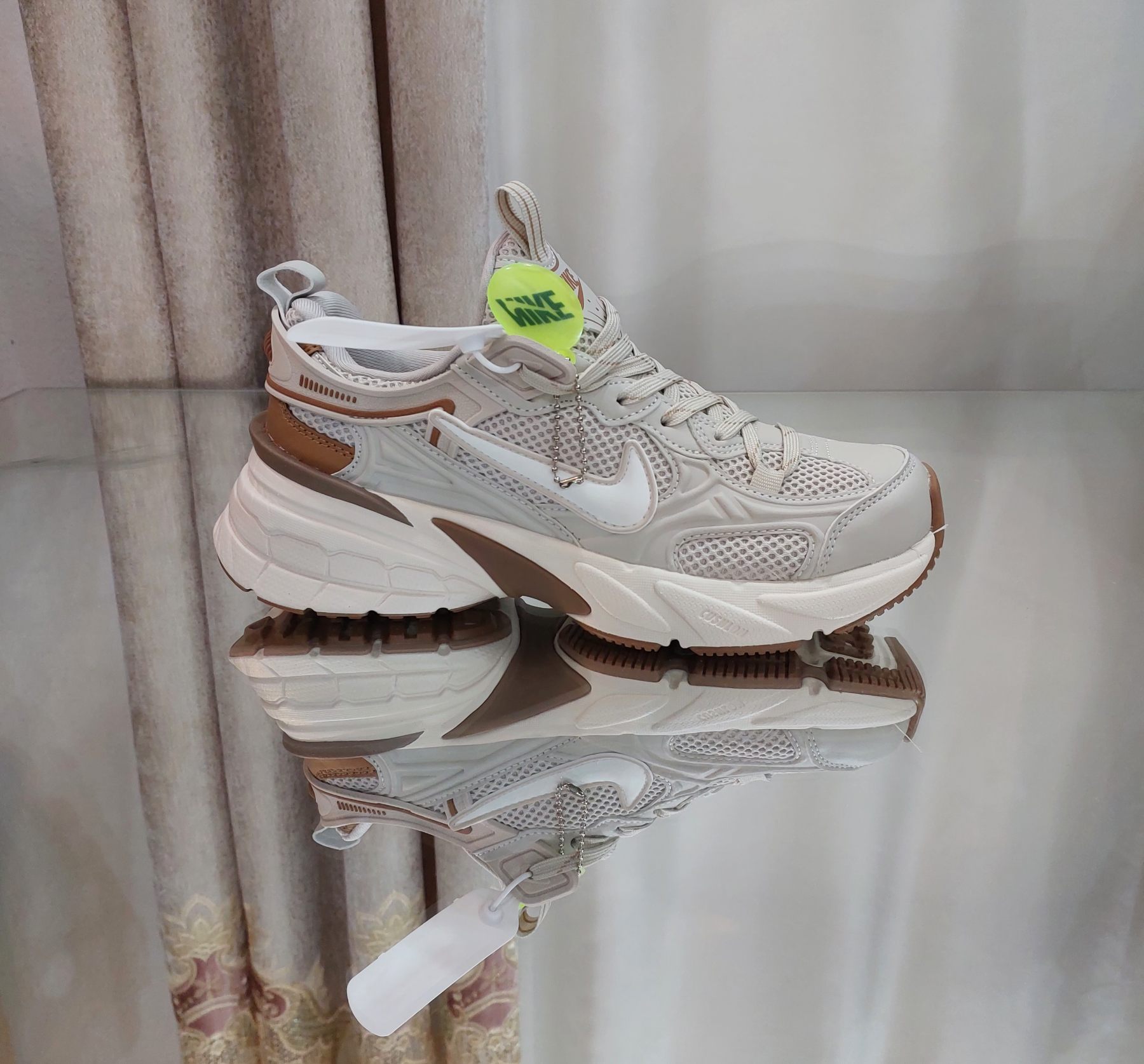کتونی نایک V2K مسترکوالیتی کلاس A++ رنگ موکا nike v2k