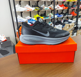 کتونی رانینگ و پیاده روی نایک ومرو 18X مستر کوالیتی رنگ مشکی کف طوسی NIKE ZOOM X VOMERO 18X