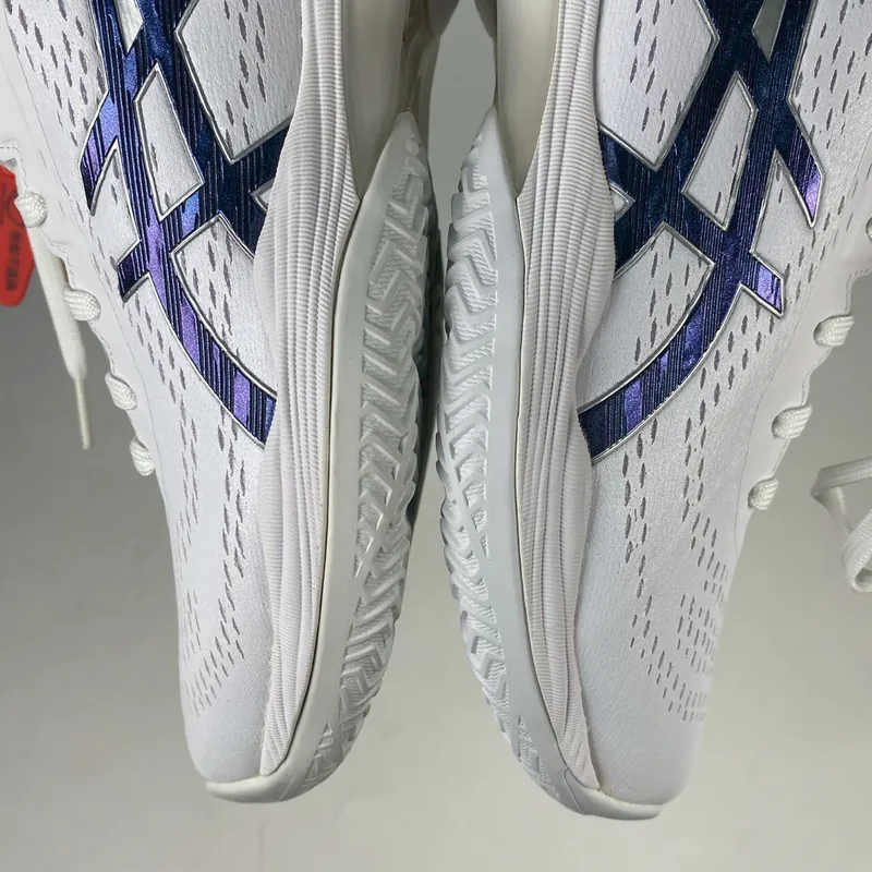 کتونی اسیکس ژل هوپ وی 14 در حد اورجینال ویتنامAsics gel hoop V14 رنگ سفید بنفش