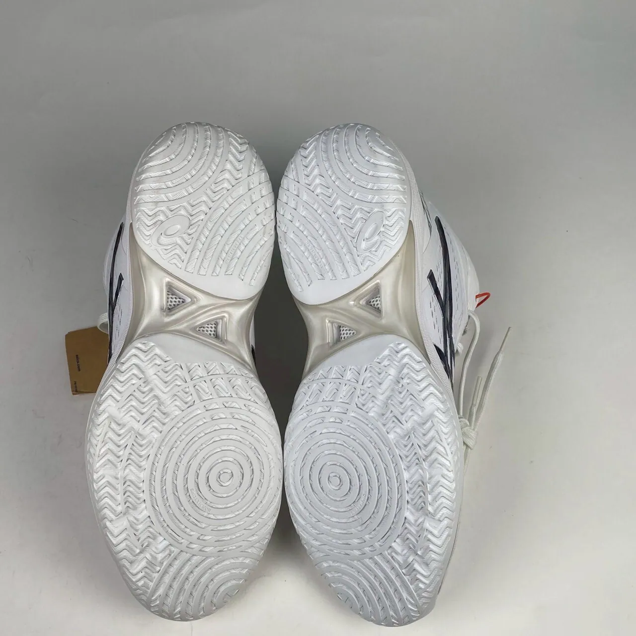 کتونی اسیکس ژل هوپ وی 14 در حد اورجینال ویتنامAsics gel hoop V14 رنگ سفید بنفش