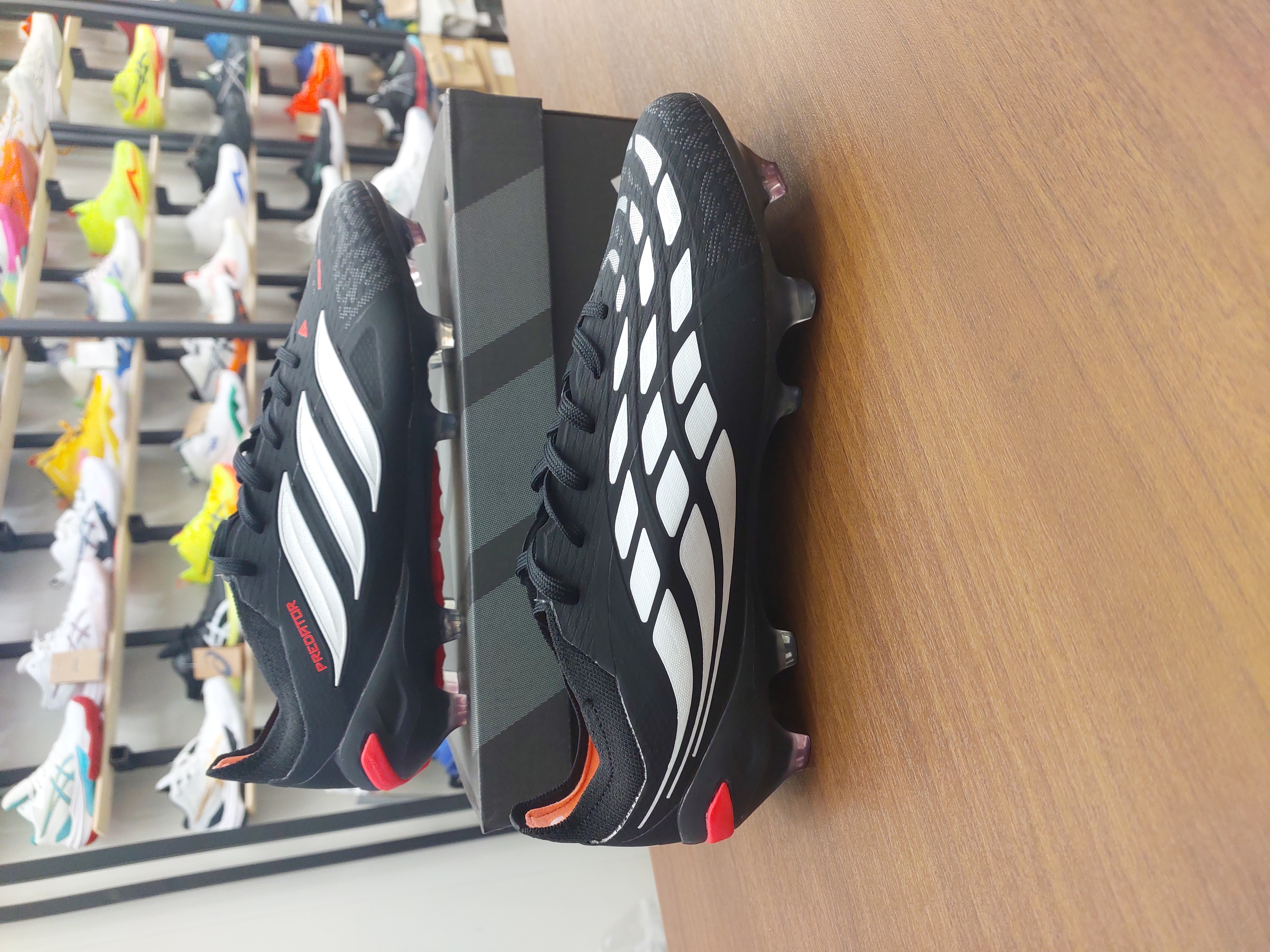 کفش فوتبال چمن آدیداس استوکدار بلینگام رنگ مشکی سفید Adidas Predator