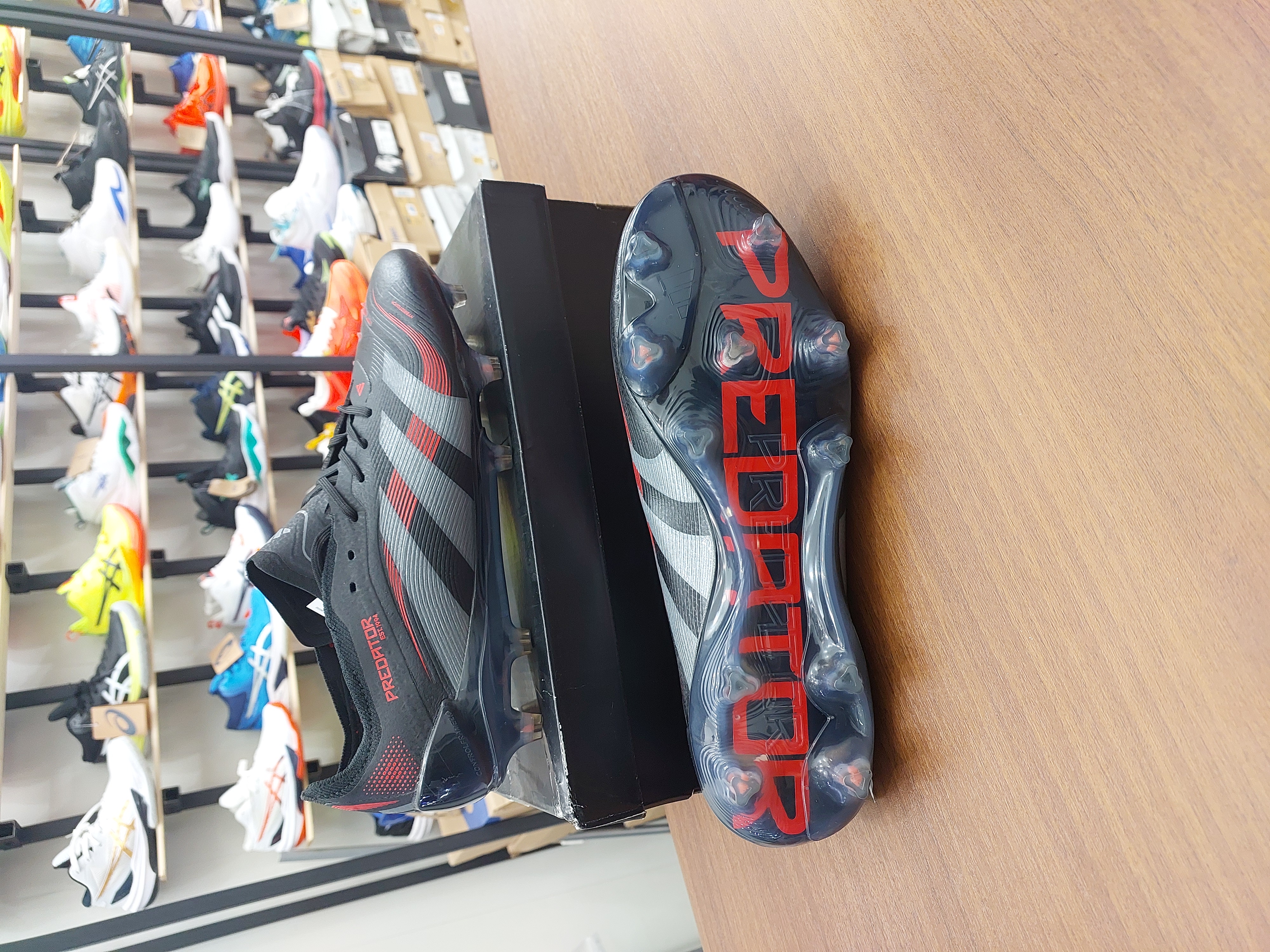 کفش فوتبال چمن آدیداس پردیتور الیت استوکدار بندی رنگ مشکی قرمز Adidas Predator Elite FG Teaser