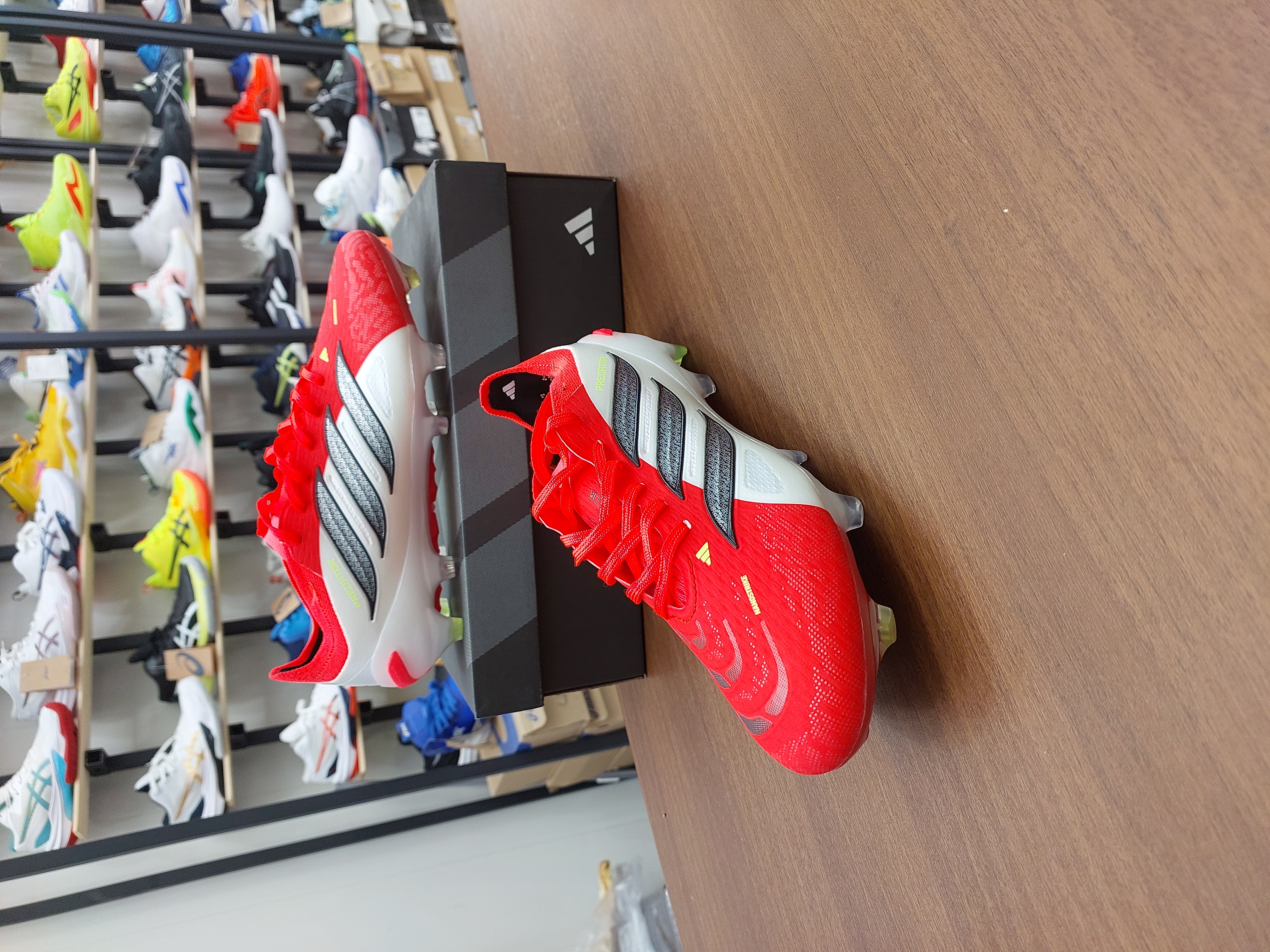 کفش فوتبال چمن آدیداس استوکدار بلینگام رنگ سفید نارنجی مشکی Adidas Predator