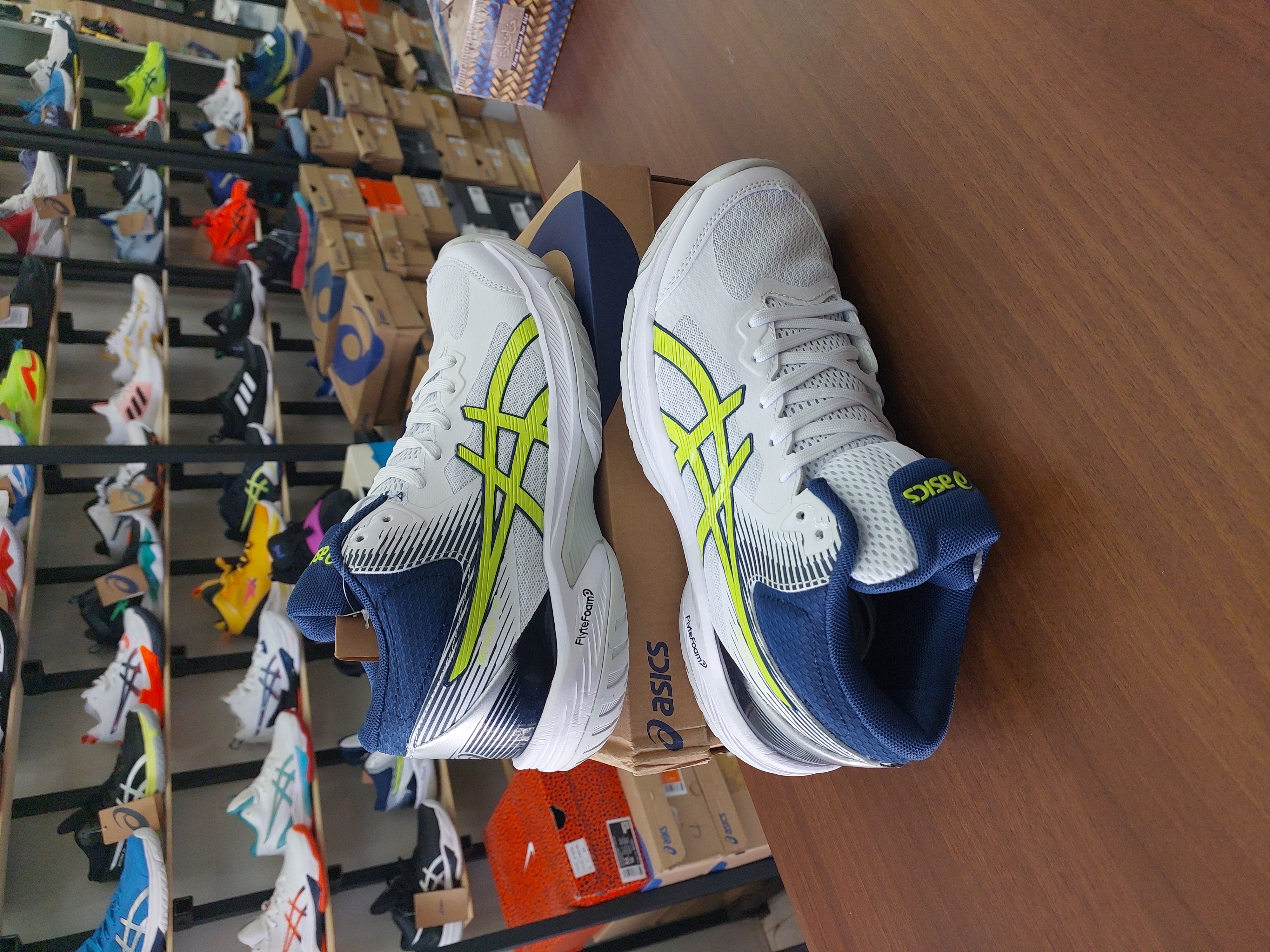 کفش والیبال هندبال بسکتبال اسیکس بیاند کیفیت های کوالیتی ویتنام asics beyond ff asics sky elite ff mt3