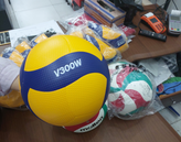 توپ والیبال میکاسا وی۳۰۰ مسترکوالیتی تایلندی V300w توپ Mikasa V300w Volleyball