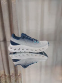 کتونی آن رانینگ کیوسی کلودزون - سایز 40 تا کتونی آن رانینگ کلودتیلت خاکستری کرم On Running Cloudtilt Rock SandOn Running QC Cloudzone color Levory tempseti-۴۵