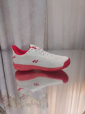 کفش بدمینتون و تنیس و پدل یونکس Yonex Women's and Men's Power Cushion Ad-Accel Sunset Red رنگ کرم قرمز لوگو قرمز