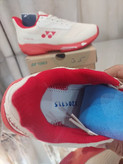 کفش بدمینتون و تنیس و پدل یونکس Yonex Women's and Men's Power Cushion Ad-Accel Sunset Red رنگ کرم قرمز لوگو قرمز