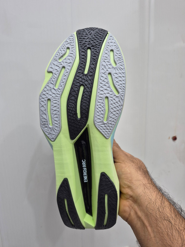 کتونی رانینگ نیوبالانس فیولسل ریبل V4 مسترکوالیتی ساخت ویتنام/New Balance FuelCell Rebel v