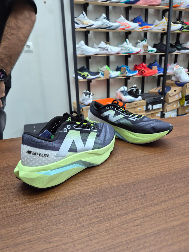 کتونی رانینگ نیوبالانس فیولسل ریبل V4 مسترکوالیتی ساخت ویتنام/New Balance FuelCell Rebel v