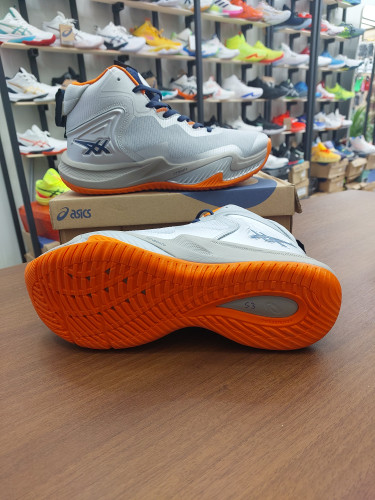 کتونی والیبال بسکتبال هندبال اسیکس نوا سورج 3 ویتنام مستر کوالیتی asics nova sourge3 رنگ نقره ای