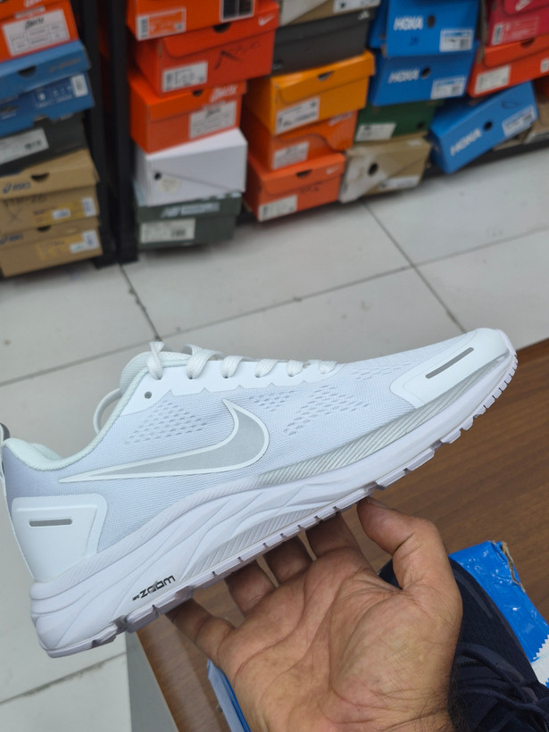 کفش اسپرت نایک زوم وینفلو 9 ایکس سفید NIKE ZOOM WINFLO 9X CZ6720-014