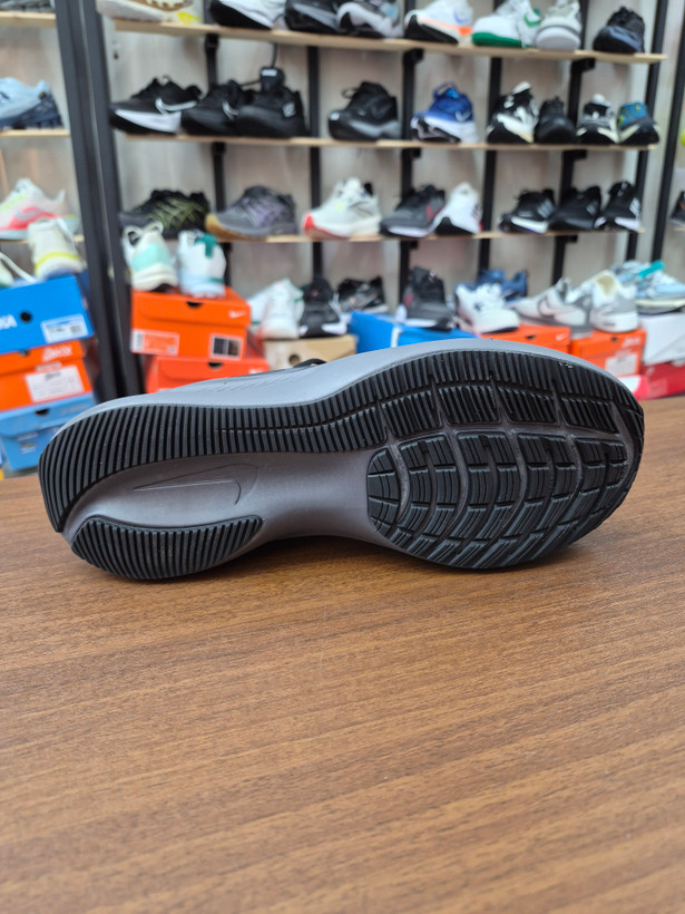 کتونی رانینگ و پیاده روی نایک گاید ۱۰ مستر کوالیتی رنگ مشکی NIKE ZOOM