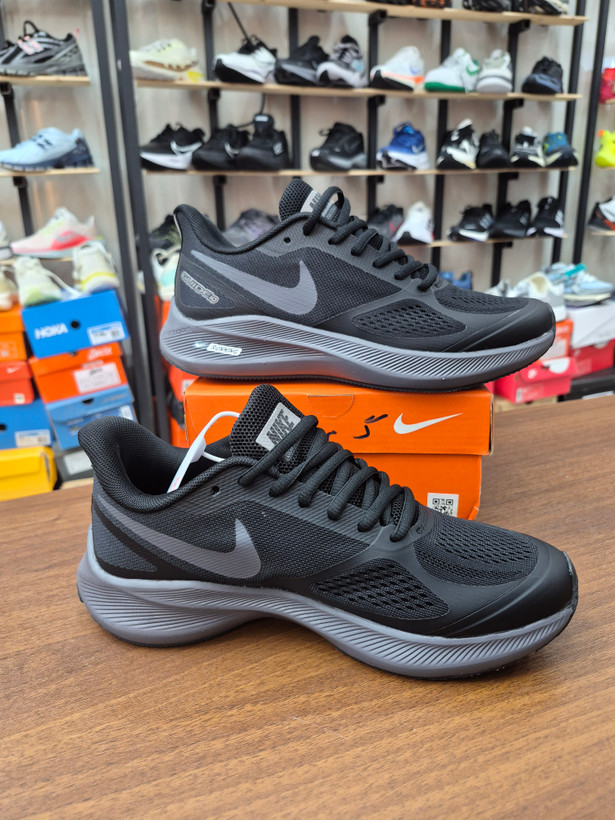 کتونی رانینگ و پیاده روی نایک گاید ۱۰ مستر کوالیتی رنگ مشکی NIKE ZOOM