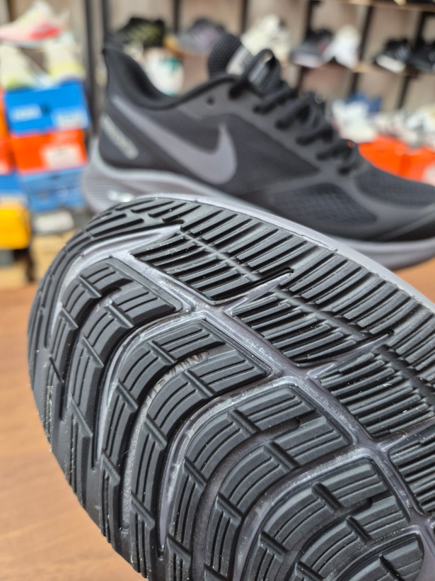 کتونی رانینگ و پیاده روی نایک گاید ۱۰ مستر کوالیتی رنگ مشکی NIKE ZOOM