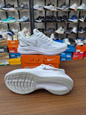کتونی رانینگ و پیاده روی نایک گاید ۱۰ مستر کوالیتی رنگ سفید نقره ای NIKE ZOOM