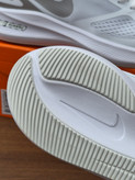 کتونی رانینگ و پیاده روی نایک گاید ۱۰ مستر کوالیتی رنگ سفید نقره ای NIKE ZOOM