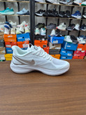 کتونی رانینگ و پیاده روی نایک گاید ۱۰ مستر کوالیتی رنگ سفید نقره ای NIKE ZOOM