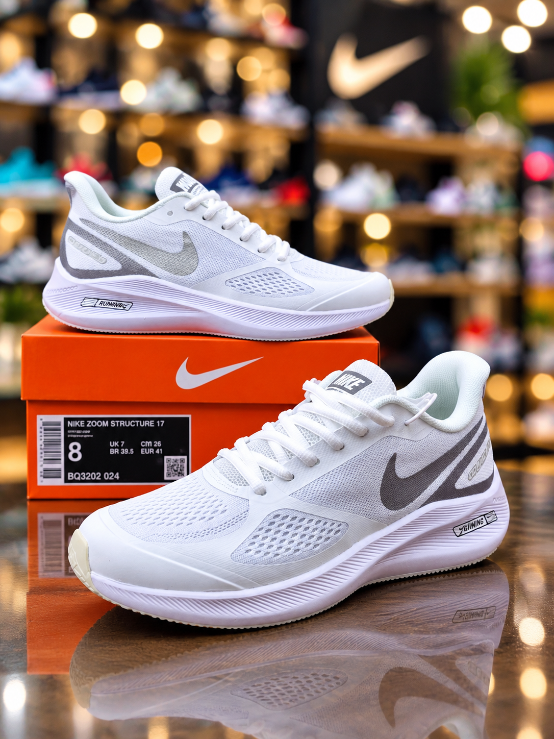 کتونی رانینگ و پیاده روی نایک گاید ۱۰  مستر کوالیتی رنگ سفید نقره ای  NIKE ZOOM