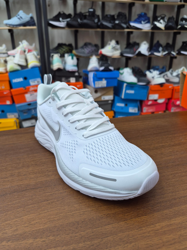 کفش اسپرت نایک زوم وینفلو 9 ایکس سفید NIKE ZOOM WINFLO 9X CZ6720-014