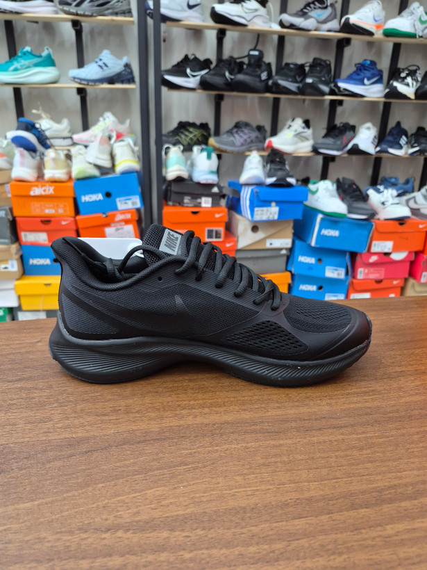 کتونی رانینگ و پیاده روی نایک گاید ۱۰ مستر کوالیتی رنگ مشکی NIKE ZOOM