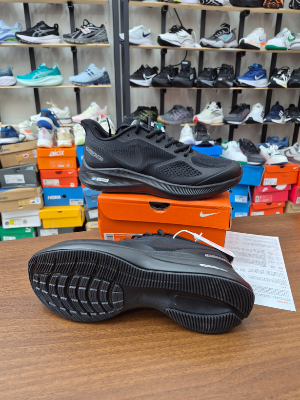 کتونی رانینگ و پیاده روی نایک گاید ۱۰ مستر کوالیتی رنگ مشکی NIKE ZOOM