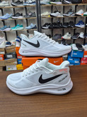 کتونی رانینگ و پیاده روی نایک گاید ۱۰ مستر کوالیتی رنگ سفید NIKE ZOOM