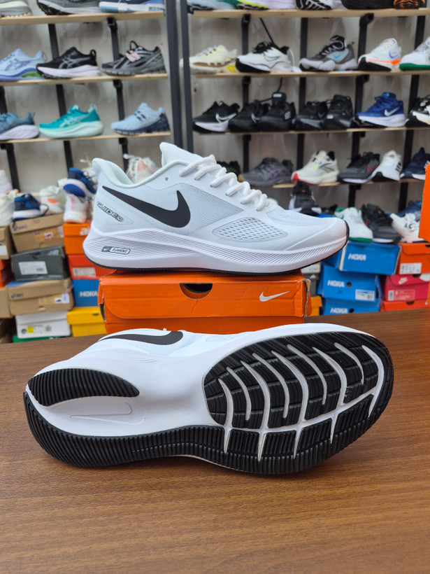 کتونی رانینگ و پیاده روی نایک گاید ۱۰ مستر کوالیتی رنگ سفید NIKE ZOOM