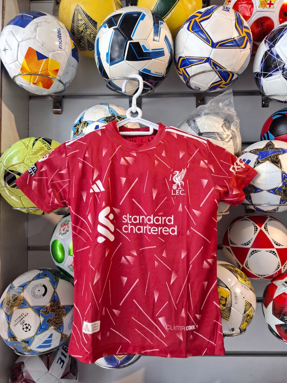 کیت اول  وتیشرت با شورت هواداری تیم لیورپول انگلیس ۲۰۲۶ رنگ مشکی تایلندی کلاس A++ kit Liverpool 2026