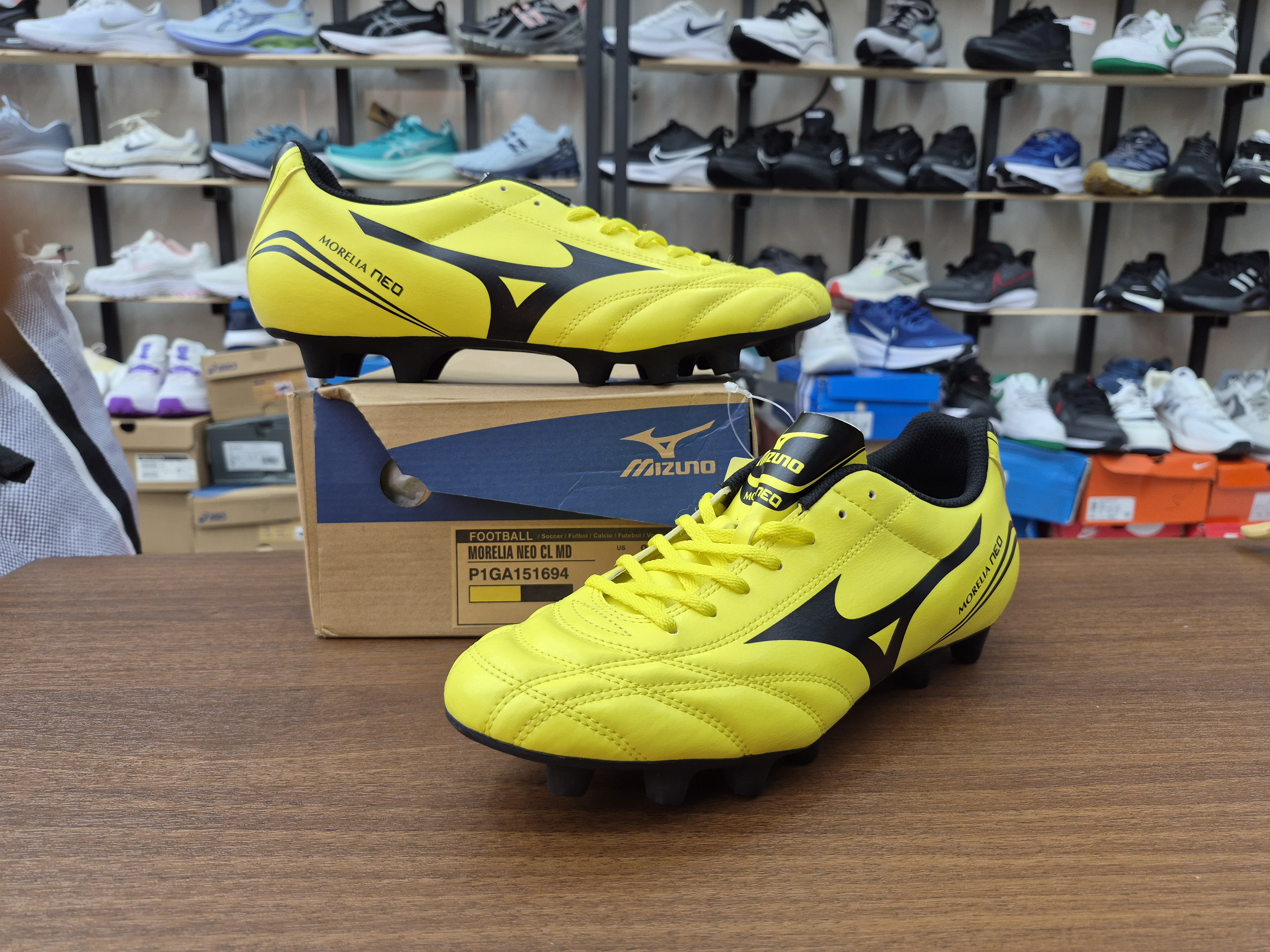 کفش فوتبال استوک دار کفش فوتبال میزانو مورلیا Mizuno Morelia Neo MDسفید ابی سبز Mizuno Morelia Neo