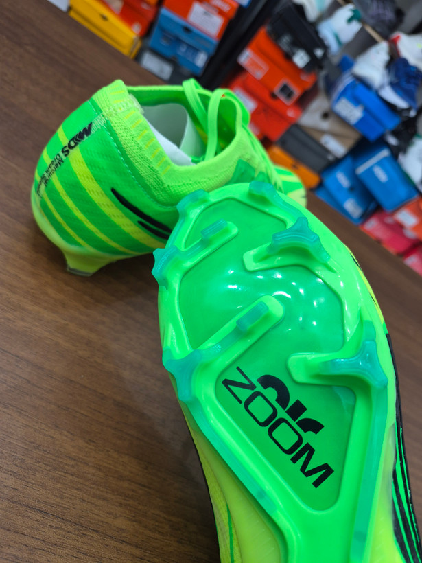 کفش فوتبال استوک دار نایک مرکوریال ایرزوم ویپور 15 طرح اصلی Nike Air Zoom Mercurial Vapor 15 Elite FG Speed MDS 2024 Electric Green/Black