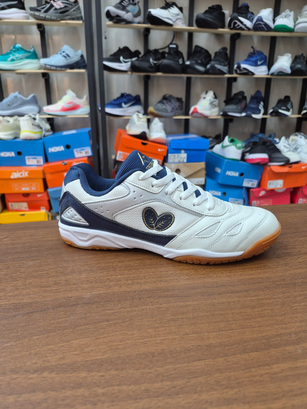 کتونی تنیس باترفلای لزولاین ریفونس رنگ سفید ویتنام رنگ سفید سورمه ای butterfly shoes table tennis price white blacK کتونی بدمینتون