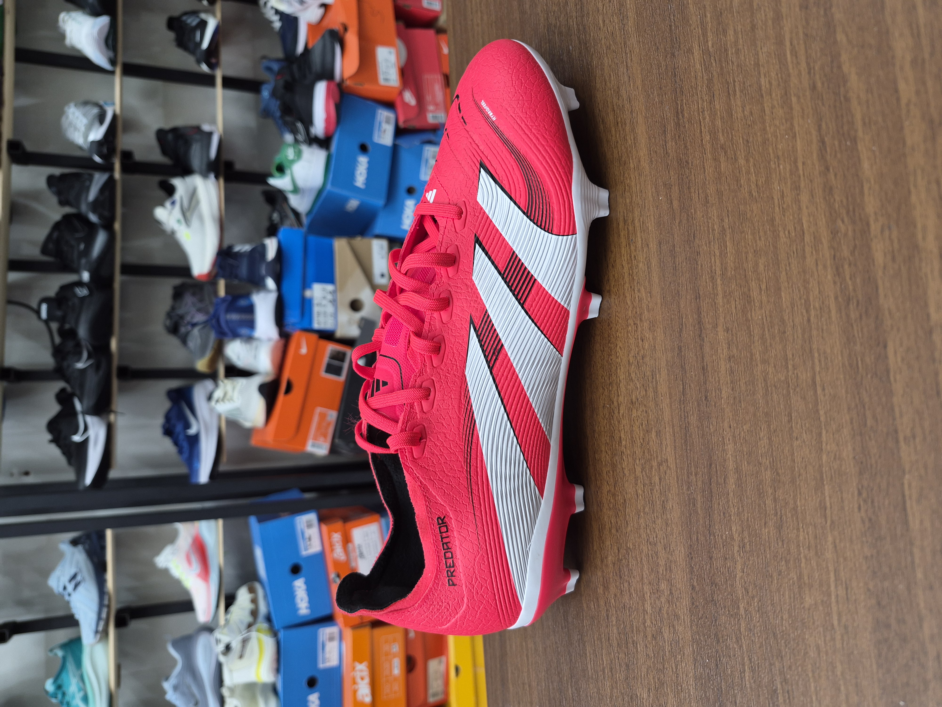 کتونی استوک دار اورجینال  آدیداس پردیتور چرم مصنوعی قرمز  adidas ID