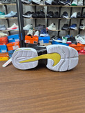 کفش اسپرت و لایف استایل نایک ساواج رنگ سورمه ای سفید زرد زوم Nike Air max Savage