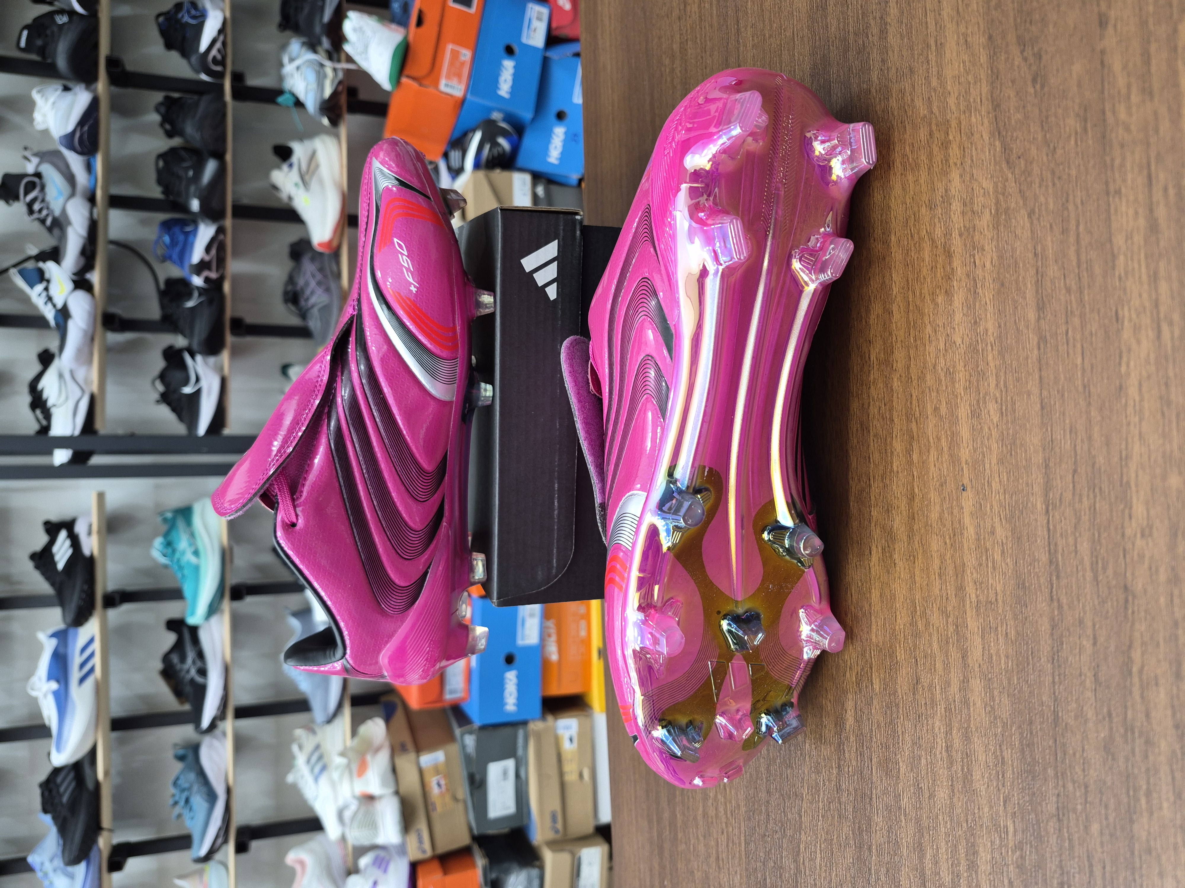 کفش فوتبال استوک دار آدیداس F50 مسی زبونه دار ویتنام   Chuteira Campo ADIDAS TUNiT F50 Elite FG Rosa - Preto