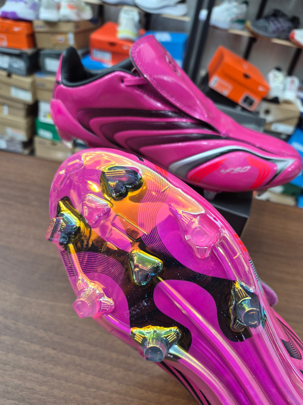 کفش فوتبال استوک دار آدیداس F50 مسی زبونه دار ویتنام Chuteira Campo ADIDAS TUNiT F50 Elite FG Rosa - Preto