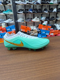 کفش فوتبال استوک دار نایک تمپو ویتنام Chuteira Campo NIKE Tiempo Maestro Elite FG Verde - Dourado