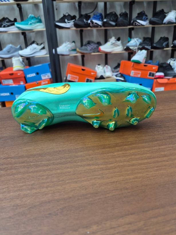 کفش فوتبال استوک دار نایک تمپو ویتنام Chuteira Campo NIKE Tiempo Maestro Elite FG Verde - Dourado